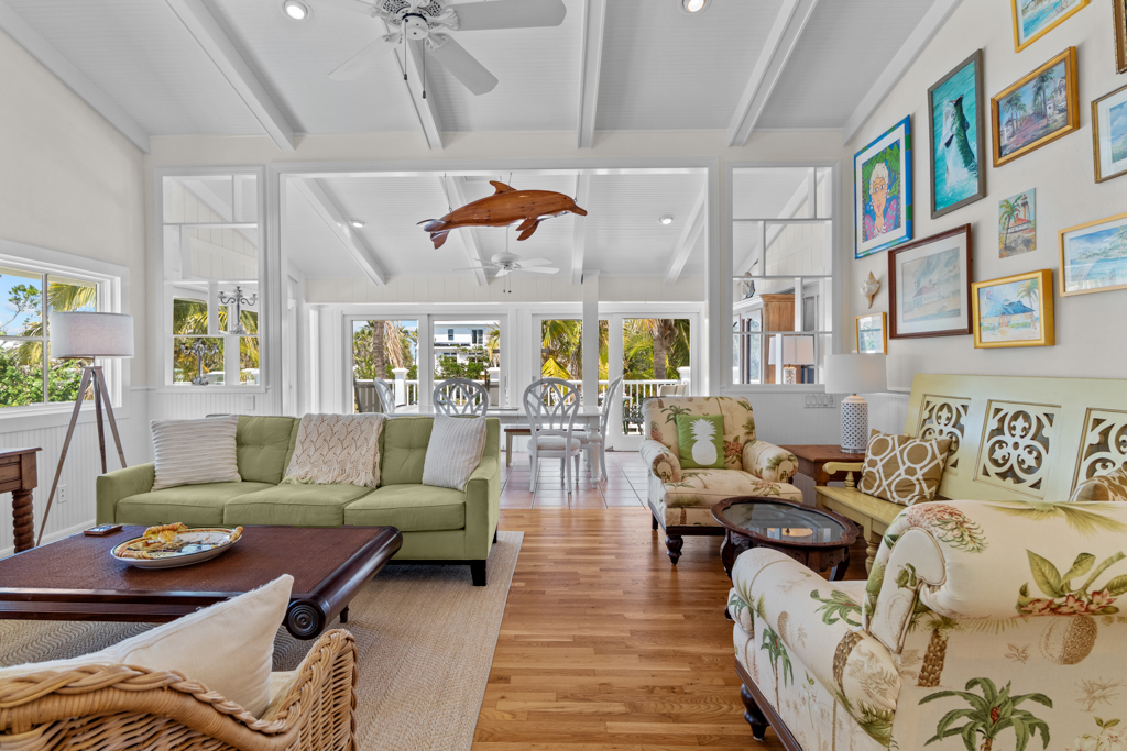 Gramma Dot's Marina House - image -