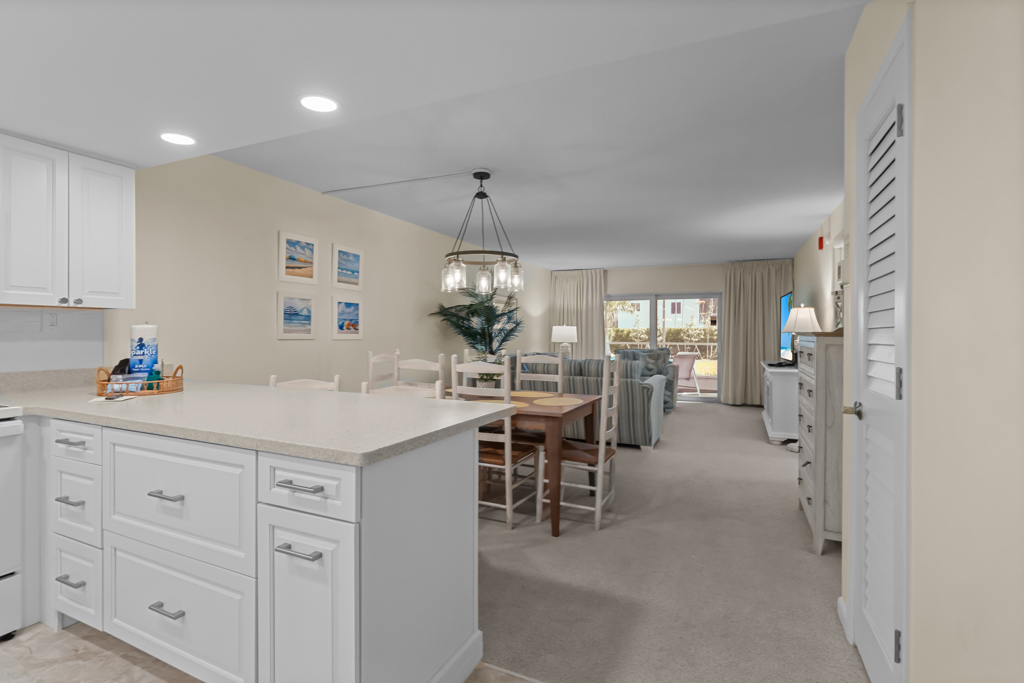 Breaker's West A7 - image -