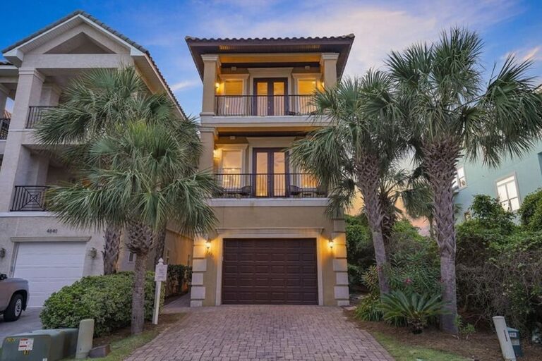 Beach Daze - image - Beach Daze - Drive Way